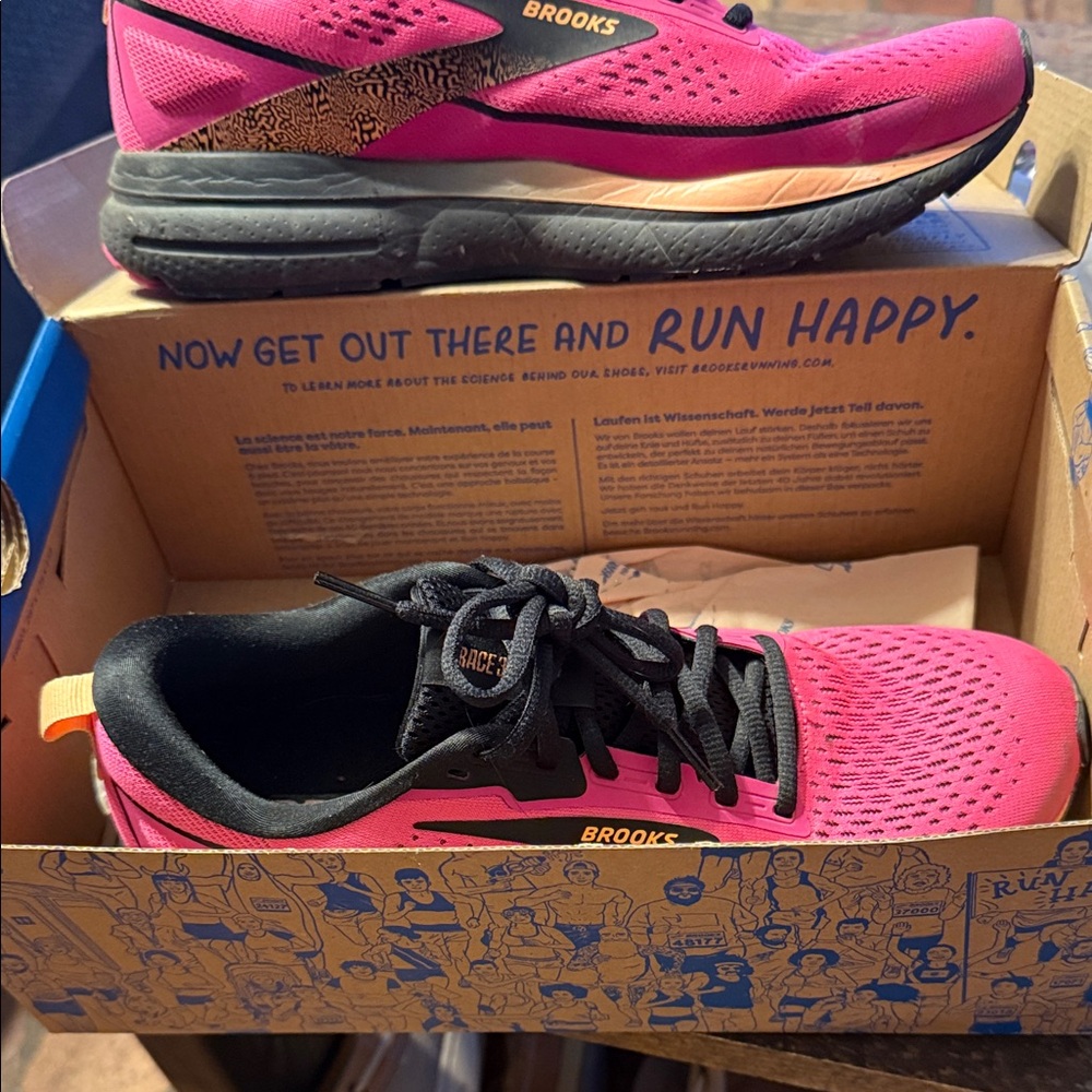 Brooks Women's Pink and Black Running Sneakers